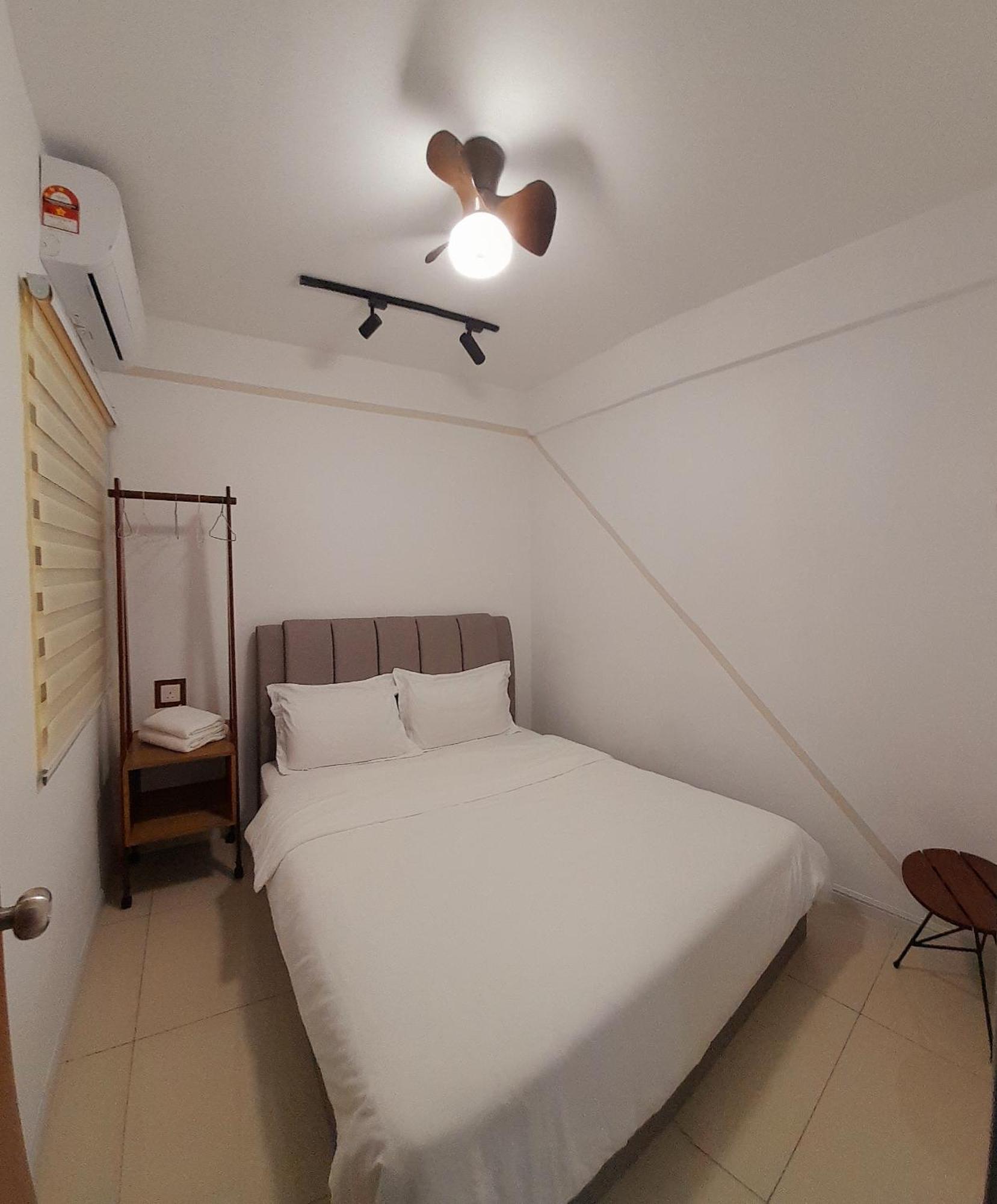 - Manhattan With Water Park & Leisure Facilities Apartment